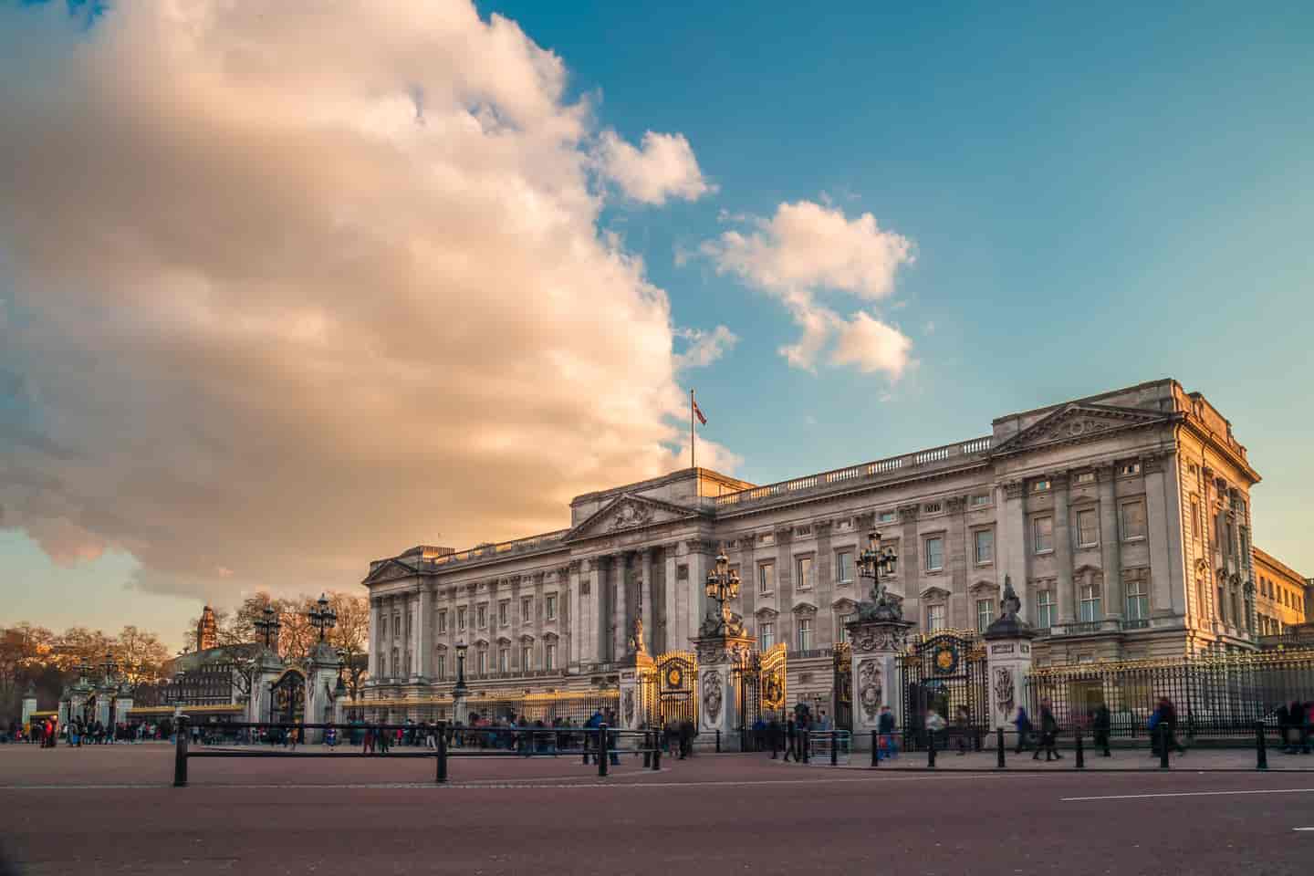 Student Accommodation in London - Tourists at Buckingham Palace on a cloudy day