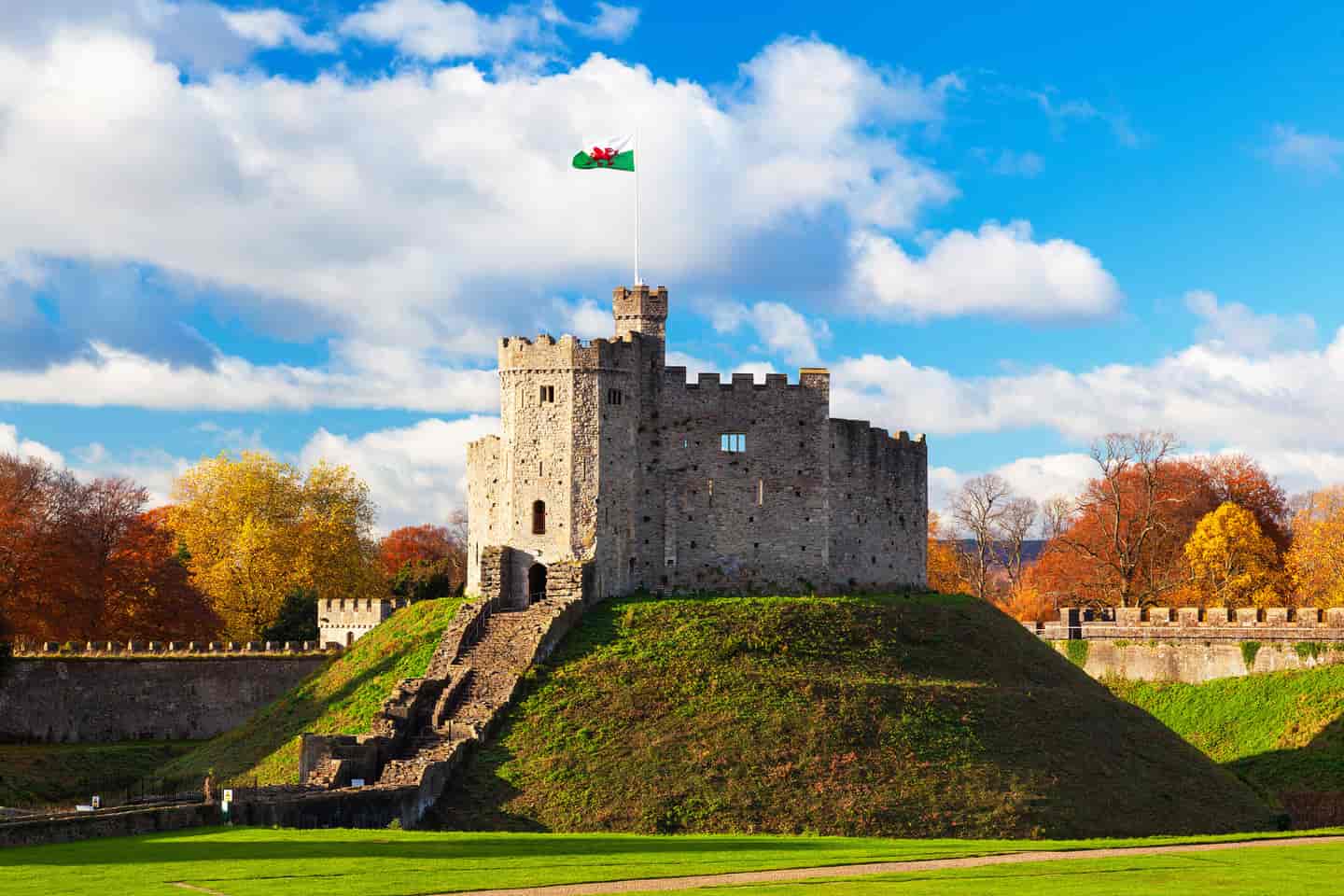 Student Accommodation in Cardiff - Cardiff Castle on a sunny day