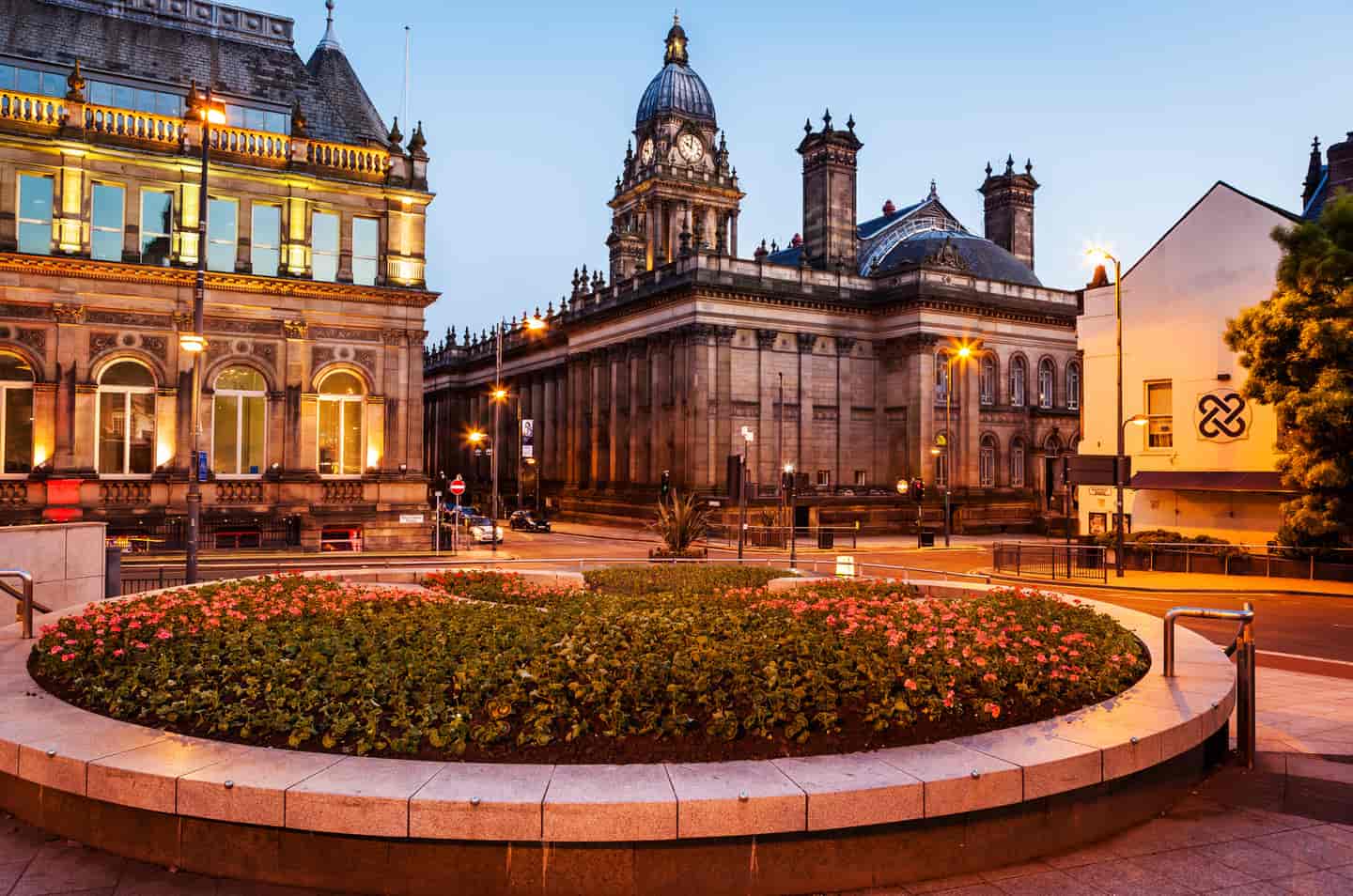Student Accommodation in Leeds - Leeds Town Hall in the evening as viewed from Park Plaza