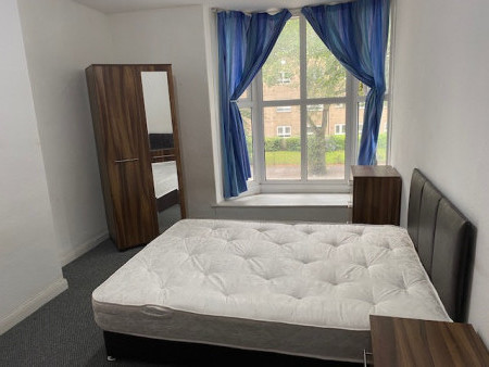 Student studio flat to rent on Beverley Road, Hull, HU5