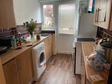 2 bed student house to rent on Premier Grove, Hull, HU5